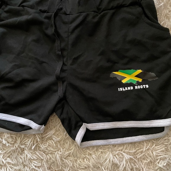 Jamaica Map Crop Top and Shorts NEW - Picture 5 of 7